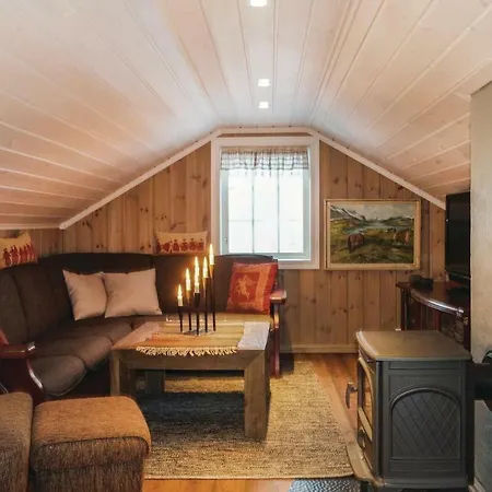 Three-bedroom Holiday In Sjusjoen